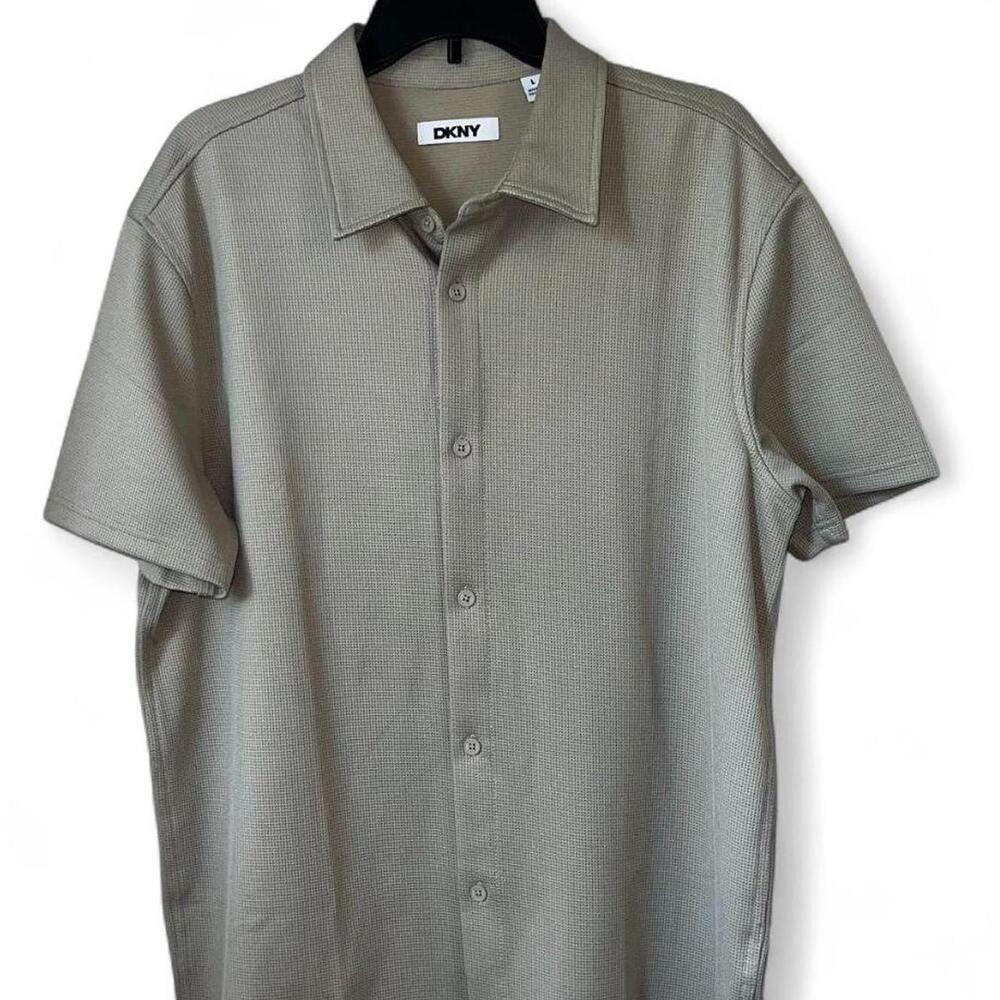 DKNY - Men's Shirt - Size Large
